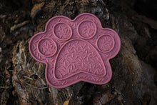 Cargar imagen en el visor de la galería, Lick mat en forma de huella