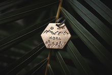 Cargar imagen en el visor de la galería, Kora tag
